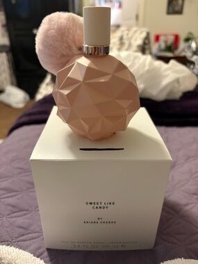 Ariana Grande Sweet Like Candy fragrance
